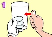 コップに指をおしつけて、指紋のあとをつけます。